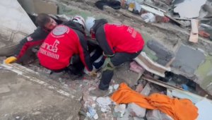 Evli çift depremin 6'ıncı gününde sağ olarak kurtarıldı