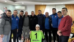 Fernando Muslera'dan Eren'e geçmiş olsun forması