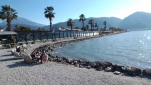 Fethiye'de deniz 10 metre çekildi
