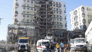 Galeria İş Merkezi enkazında 8 vatandaş için çalışmalar devam ediyor