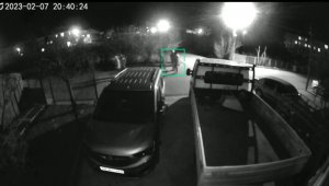 Gençlerin taşlama oyunu kameraya yansıdı