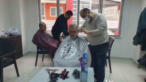 Giresun'da berber ve kuaförler depremzedelere ücretsiz hizmet veriyor