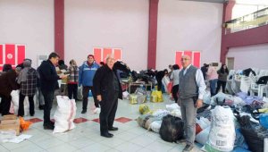 Gömeçliler deprem bölgesi için seferber oldu