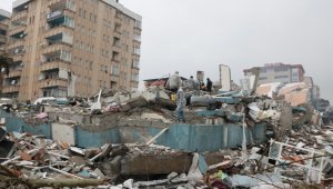 Hasarın büyük olmasının sebebi "basen zemin" olabilir