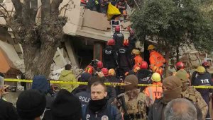 Hatay Gazi Mahallesi'ndeki enkazdan 3 ceset çıkartıldı