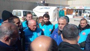 Hatay Kırıkhan'da bazı camilerde ezanlar ambulanstan okunuyor