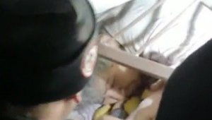 Hatay'da 78 yaşındaki kadın enkaz altından böyle çıkarıldı