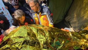 Hatay'da depremin 296. saatinde inanılmaz kurtuluş