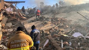 Hatay'da enkazda çıkan yangın söndürüldü
