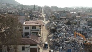 Hatay'da "dünyanın aydınlatılan ilk caddesi" yerle bir oldu