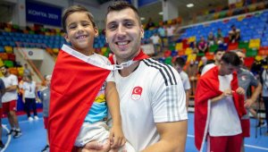 Hentbol Milli Takımı Kaptanı Cemal Kütahya ve ailesi için umutlu bekleyiş sürüyor