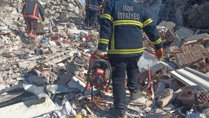 Iğdır itfaiyesi deprem bölgesinde çalışmalarına devam ediyor