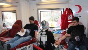 Iğdır'da Kızılay'a kan bağışı