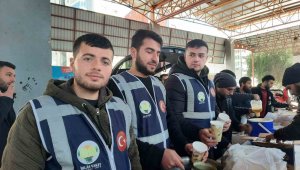 İhlas Vakfı'nın yardım tırları deprem bölgesinde