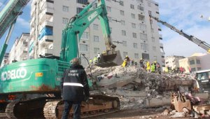 İhsami Apartmanı'ndan 27 yaralı, 19 cansız beden çıkartıldı