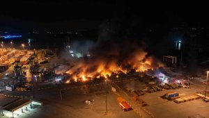 İskenderun Limanı'nda 54 saattir devam eden yangın dron ile havadan görüntülendi