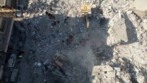 İskenderun'da arama-kurtarma çalışmaları drone ile görüntülendi