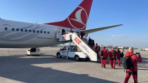 İspanyol kurtarma ekibi güllerle uğurlandı: "Güle güle Türkiye"