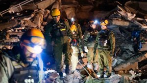 İsrailli ekip Kahramanmaraş'ta 23 yaşındaki genci enkazdan sağ çıkardı