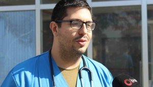 İsrailli hekim, enkazdan çıkarılan iki kardeşi hayata döndürdüğü anları mutluluk içinde anlattı