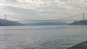 İstanbul Boğazı'nda gemi trafiğine sis engeli