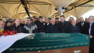İYİ Partili Koray Aydın'ın annesi son yolculuğuna uğurlandı