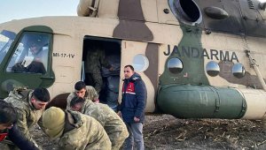 Jandarma hava araçları 400 saatlik uçuşla deprem bölgelerine yardım malzemesi taşıdı