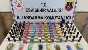 Kaçak elektronik sigara satan şüpheli suçüstü yakalandı