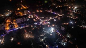 Kahramanmaraş'ta geceyi arama kurtarma çalışmaları aydınlattı