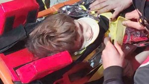 Kahramanmaraş'ta iki kardeş enkaz altından çıkartıldı