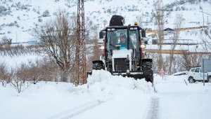 Karda kapanan 41 mahalle yolu ulaşıma açıldı