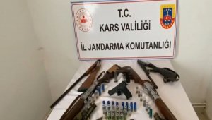 Kars'ta jandarmadan ruhsatsız silah operasyonu