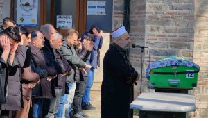 Kazada hayatını kaybeden kadın gözyaşları arasında defnedildi