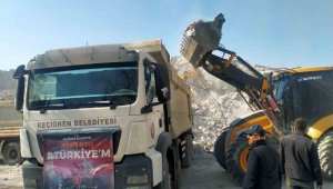 Keçiören Belediyesi iş makineleriyle deprem bölgesinde