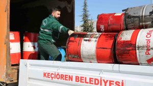 Keçiören Belediyesi odun sobası ve battaniyeleri yola çıkardı