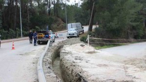 Kemer'de oteller bölgesinin içme suyu hattı yenileniyor