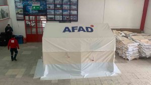 Kızılay'ın ürettiği deprem çadırlarının afet bölgelerine sevki sürüyor