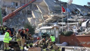 Kocaeli'den gelen ekip acı gerçeği ortaya çıkardı: Binalarda deniz kumu kullanılmış