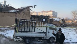 Konya'daki yangında 7 kişilik aile çatının çökmesi sonucu hayatını kaybetmiş