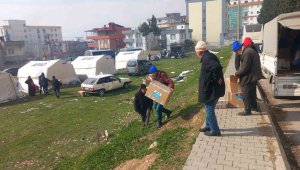 Körfez Belediyesi, Kahramanmaraş'ta 8 ekip ile 103 mahallede çalışma yürütüyor