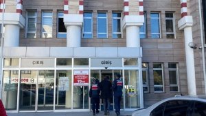 Kuşadası'nda 54 yıl hapis cezası ile aranan firari yakalandı