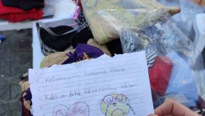 Kuşadası'nda çocuklardan depremzedeler için duygulandıran notlar