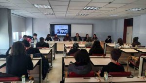 Kütahya Necip Fazıl Kısakürek Anadolu Lisesi'nde kitap söyleşisi