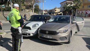 Malatya'dan Alanya'ya giden depremzede kaza yaptı