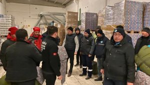 Manisa Büyükşehir Belediyesi tüm imkanlarıyla depremzedelerin yanında