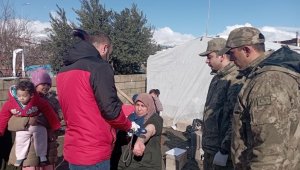 Mehmetçik Kilis'te sıcak çorba ikramını sürdürüyor