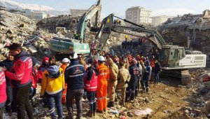 Melike İmamoğlu, AFAD ve Mehmetçik tarafından 222. saatte enkazdan çıkarıldı