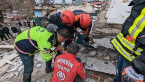 Mersin Büyükşehir Belediyesi ekipleri göçük altından 16 kişiyi kurtardı