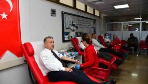 MEÜ tüm imkanlarıyla depremzedelerin yanında