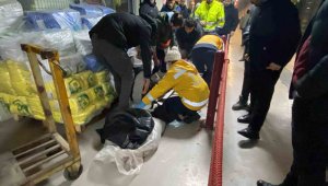 Meyve sebze halinde bıçaklı kavga: 1 yaralı